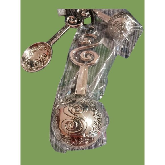 Decorative Silver Measuring Spoon Set With Swirl Design For Baking & Cooking - Picture 2 of 4